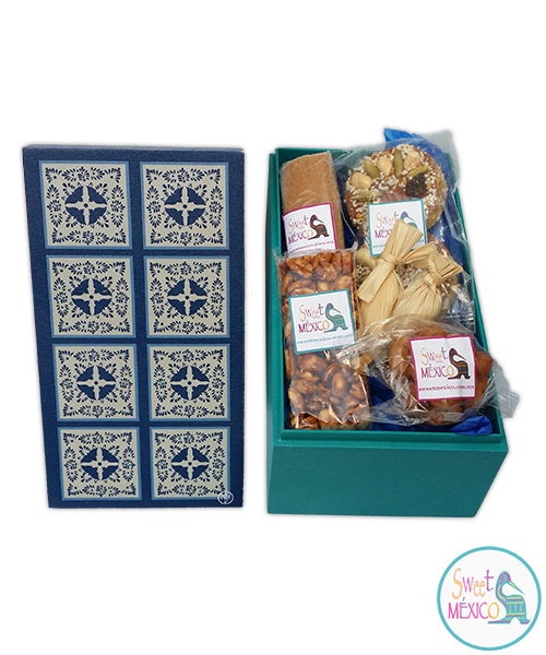 "Talavera" blanca (8) con Dulces tradicionales
